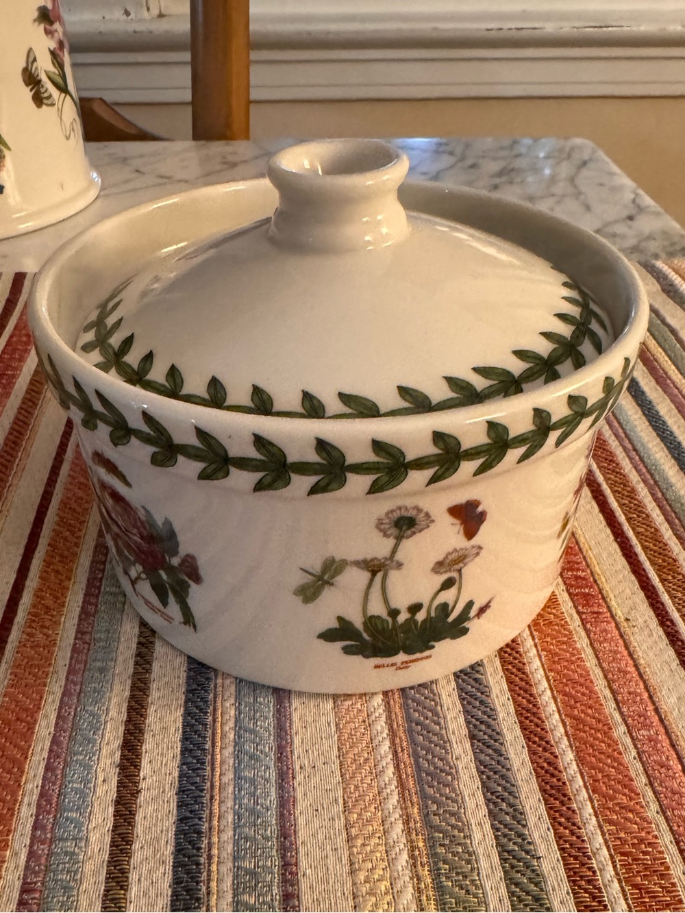 Portmeirion botanic garden covered round canister. Like new 5 1/2x3